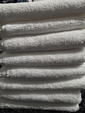 8 White Hand Towels! Perfect for Hospitality!